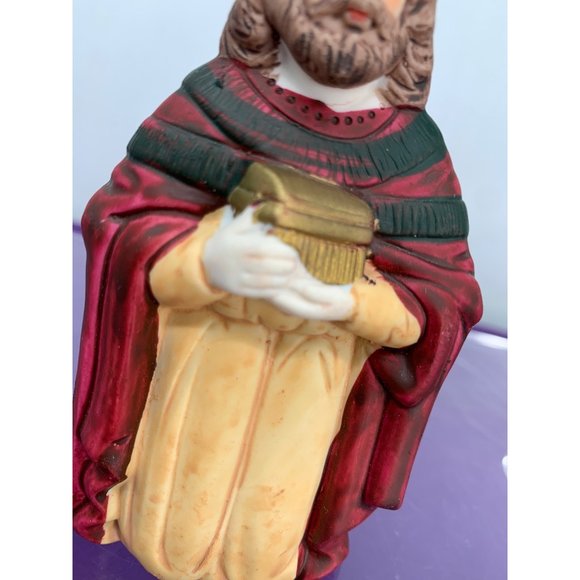 Nativity Manager Replacement Piece Wiseman Kneeling wiseman 5 Inch Maroon Robe a - Picture 8 of 12
